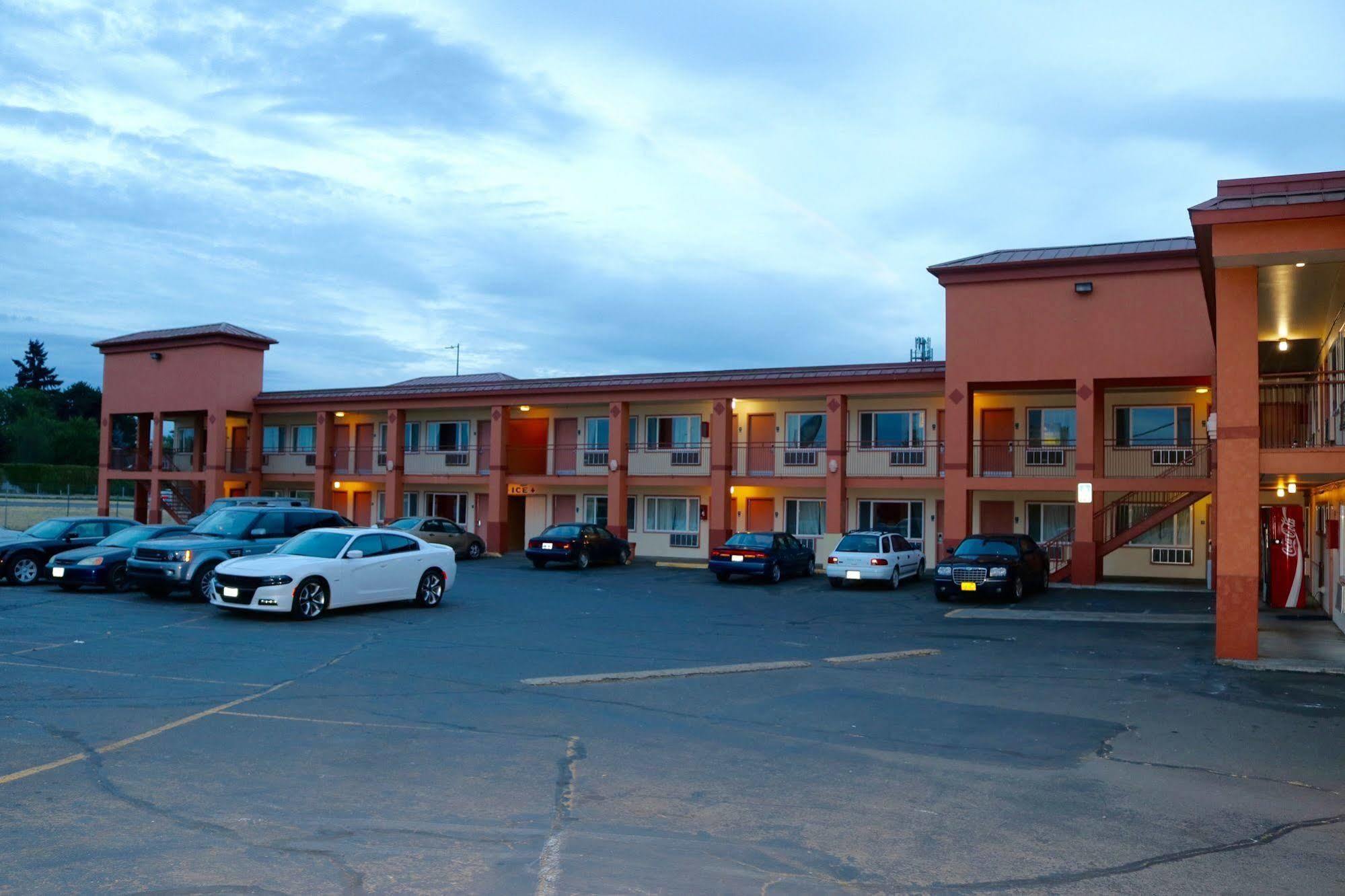Holiday Lodge - Salem,Or Bagian luar foto