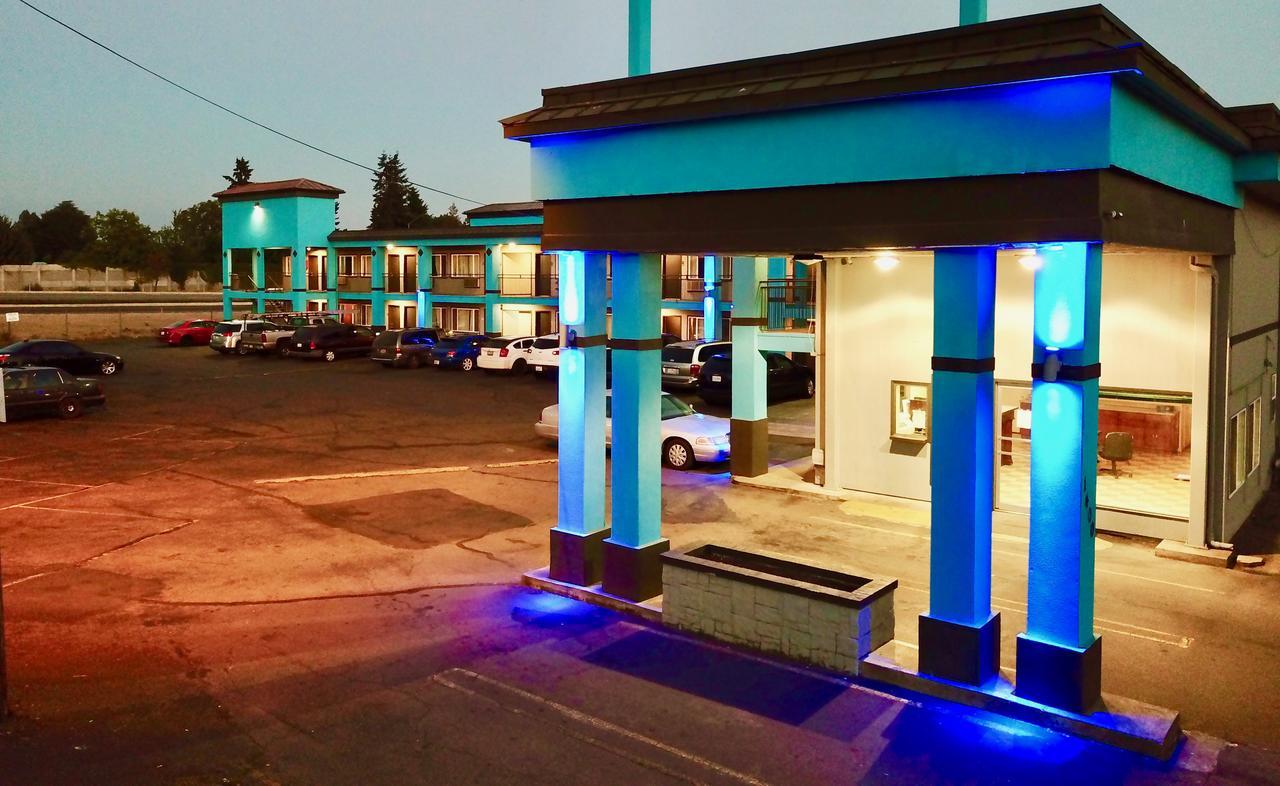Holiday Lodge - Salem,Or Bagian luar foto