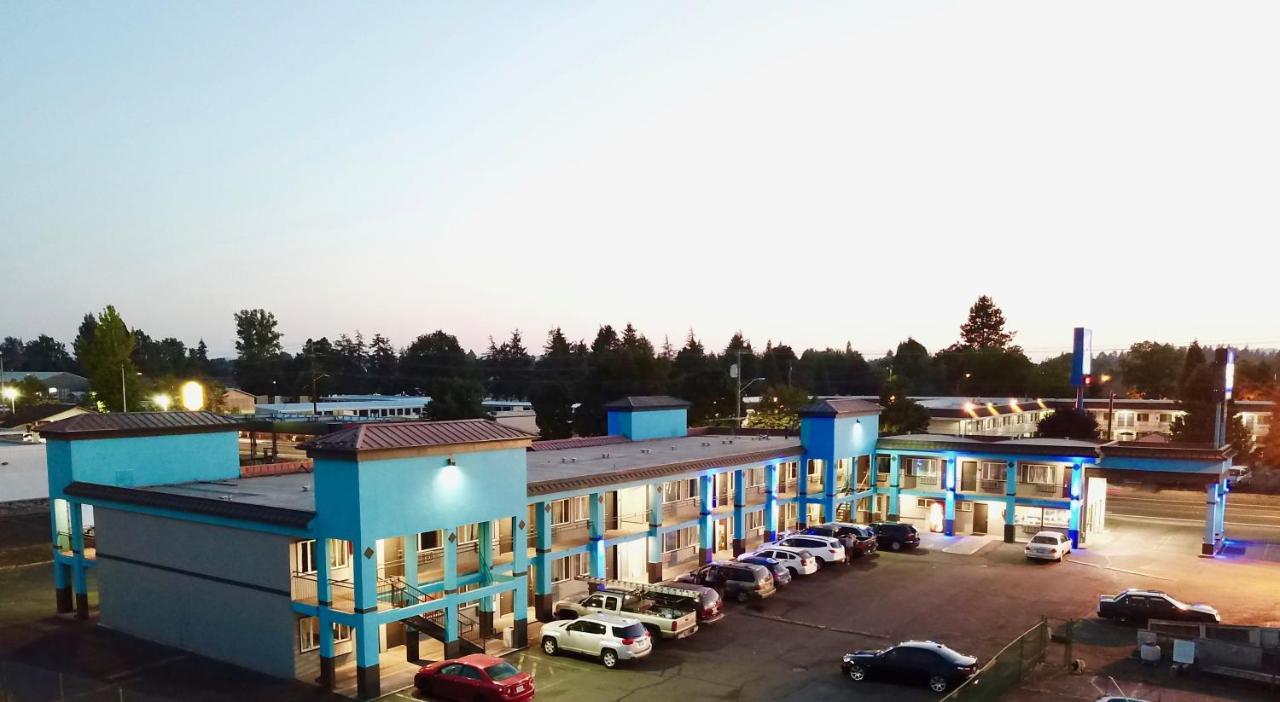 Holiday Lodge - Salem,Or Bagian luar foto